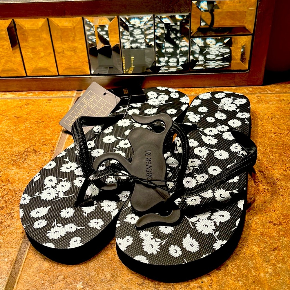 NWT Flip Flops